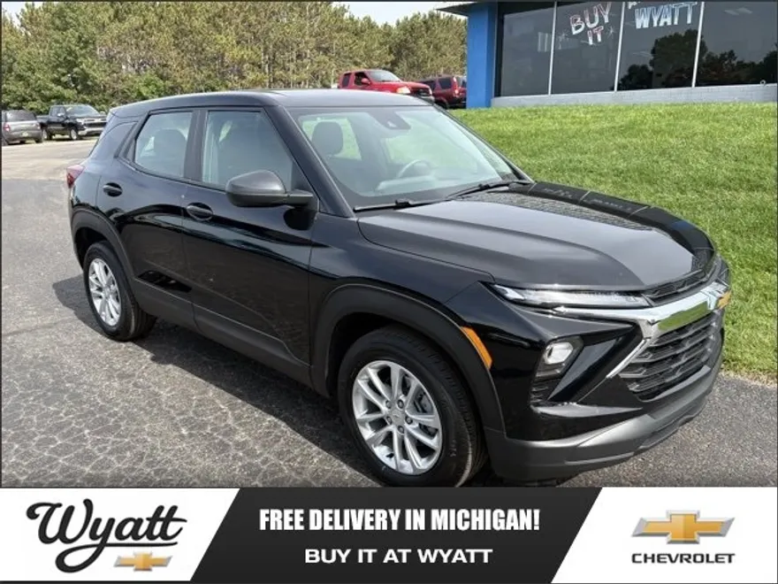 2024 Chevrolet Trailblazer LS photo 1