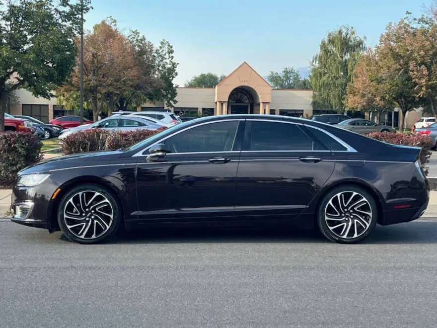 2020 Lincoln MKZ Standard photo 1