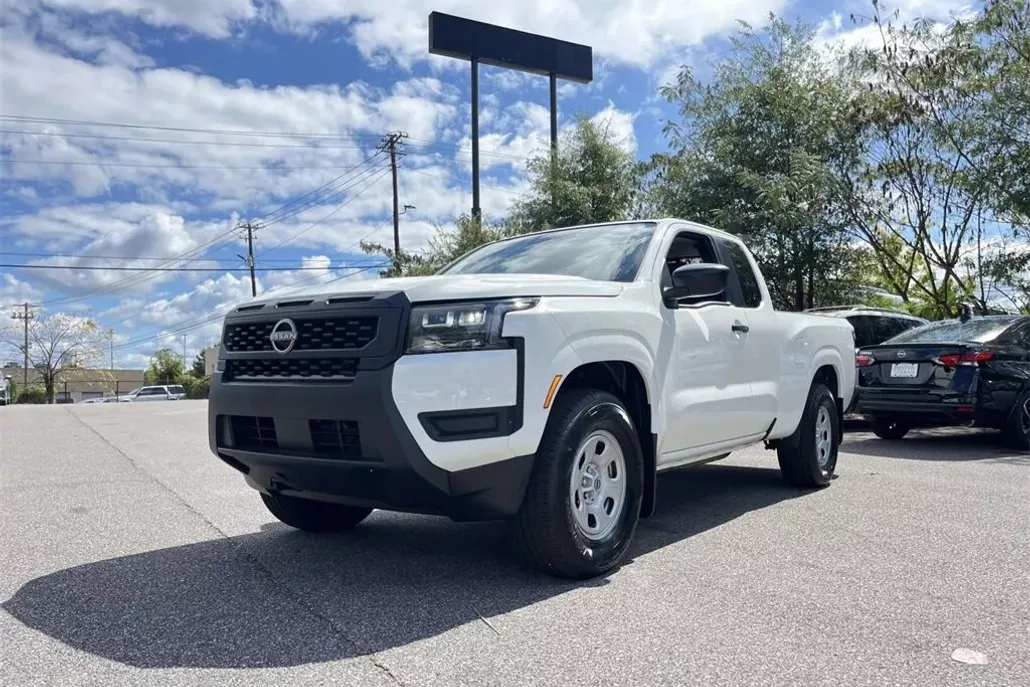 2026 Nissan Frontier S photo 1