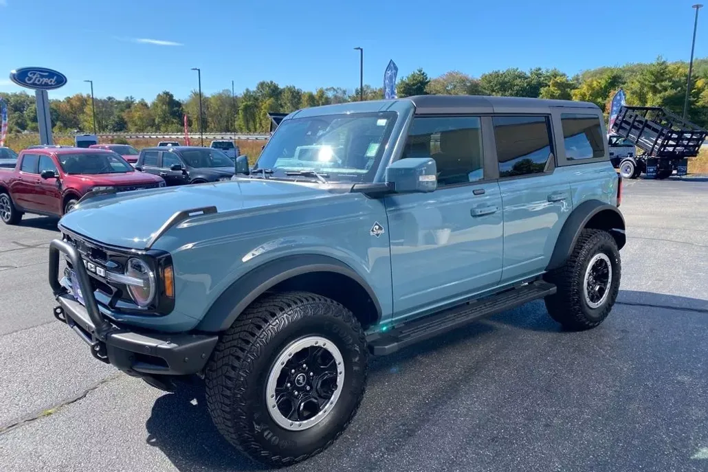 2021 Ford Bronco Outer Banks photo 1