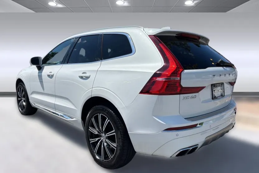 2021 Volvo XC60 T5 Inscription photo 1