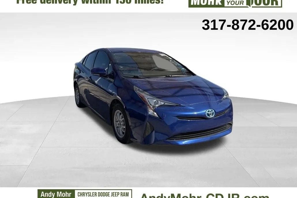 2016 Toyota Prius Four photo 1