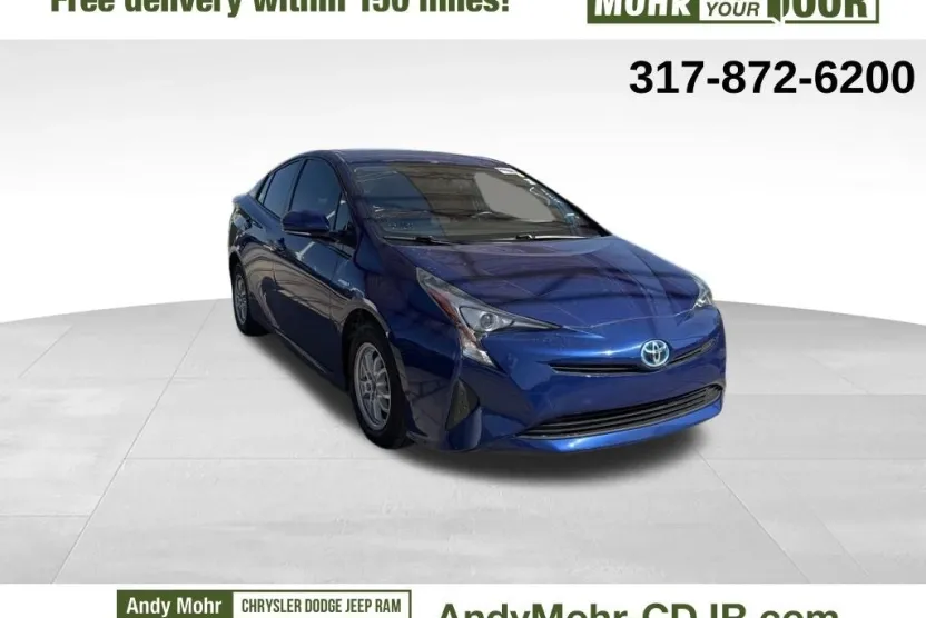 2016 Toyota Prius Four photo 1