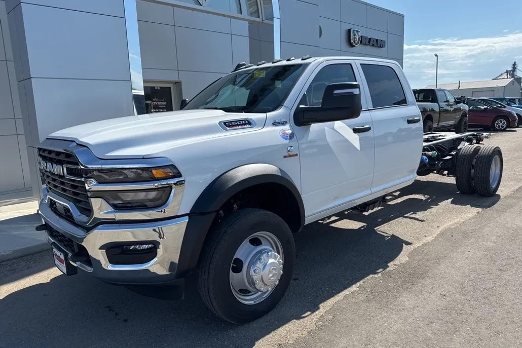 2025 Ram 5500 Tradesman photo 1