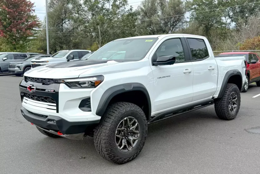 2026 Chevrolet Colorado ZR2 photo 1