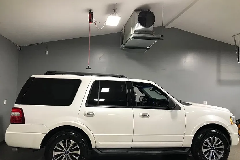 2016 Ford Expedition XLT photo 1