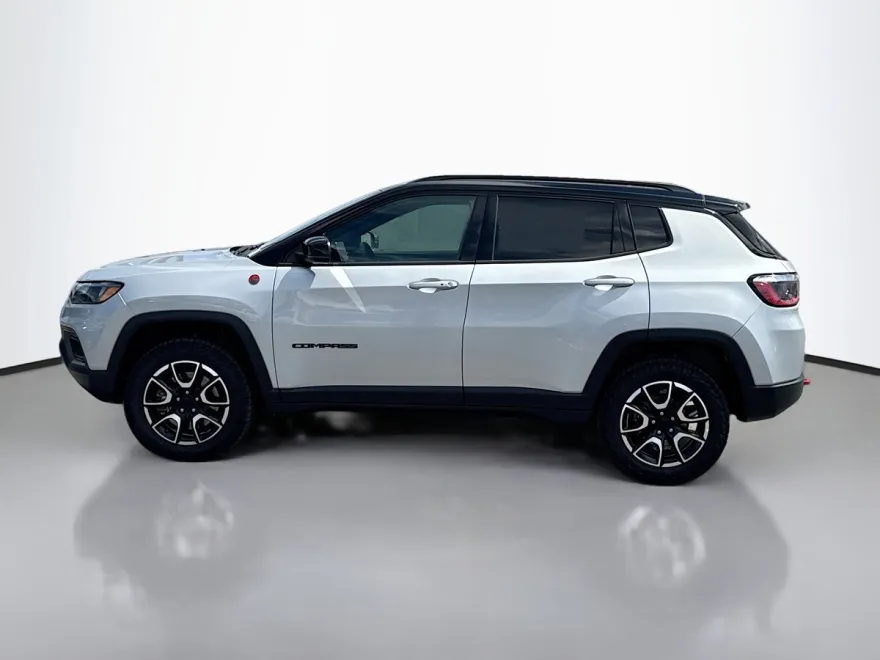 2024 Jeep Compass Trailhawk Sport photo 1