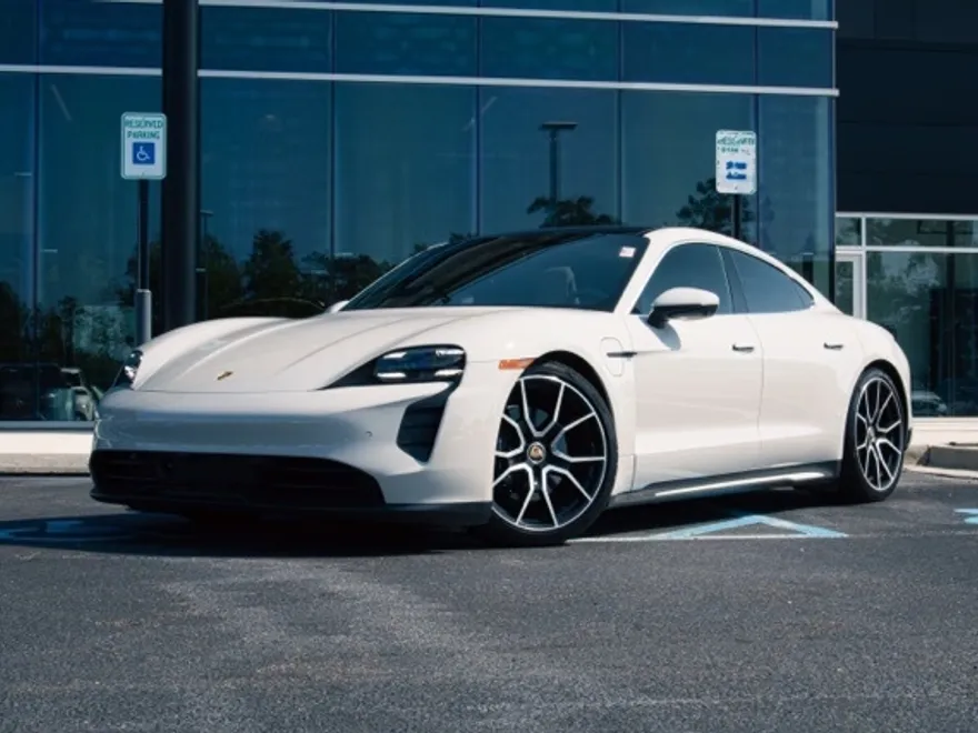 2024 Porsche Taycan 4S photo 1