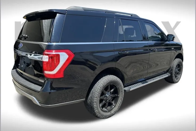 2018 Ford Expedition XLT photo 1