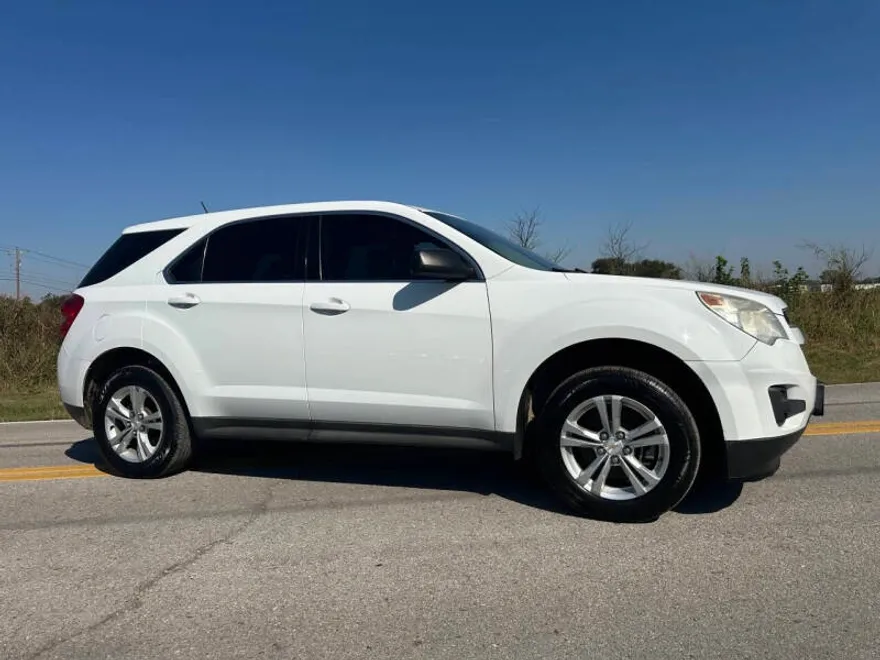 2013 Chevrolet Equinox LS photo 1