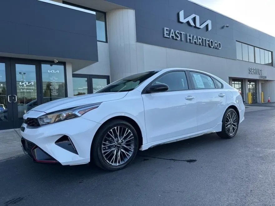 2023 Kia Forte GT-Line photo 1