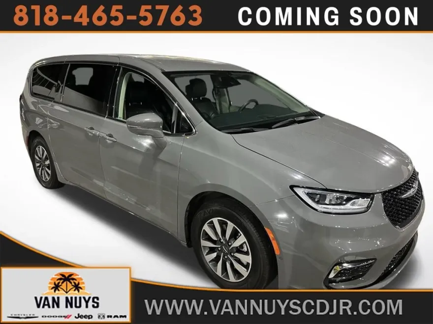 2022 Chrysler Pacifica Hybrid Touring L photo 1