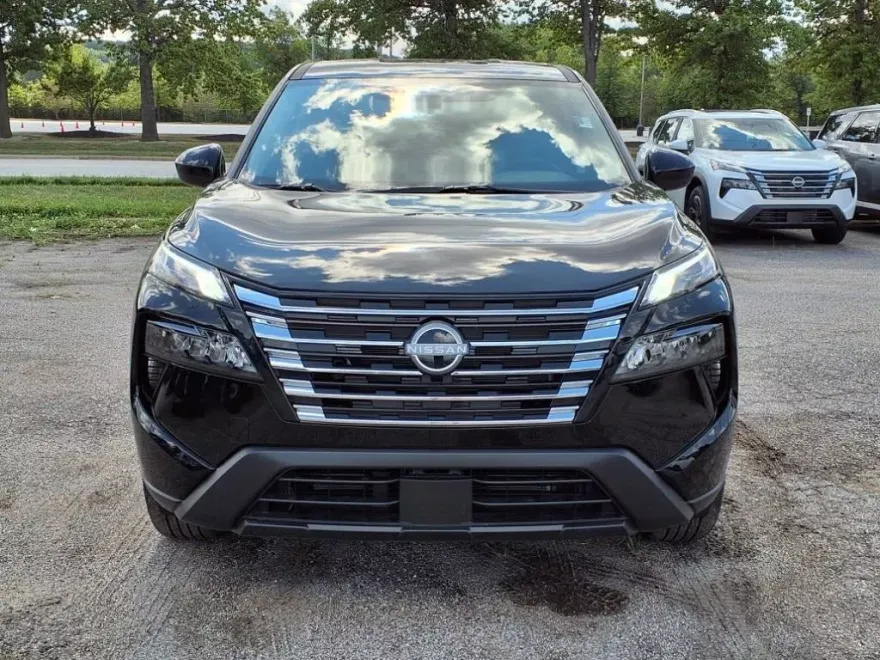 2026 Nissan Rogue SV photo 1