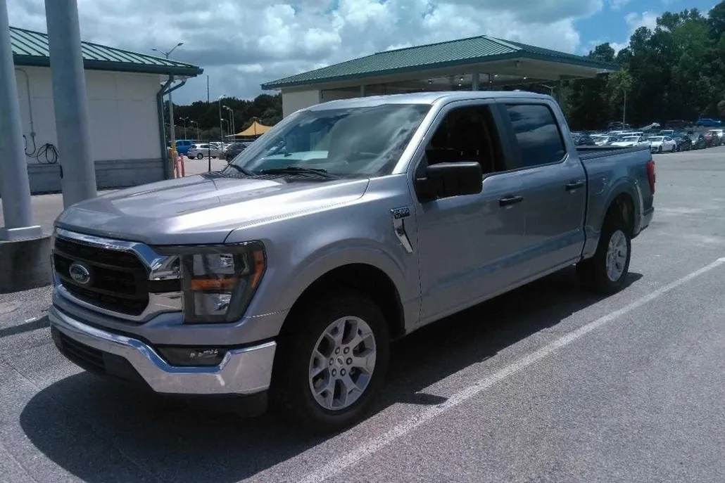 2023 Ford F-150 XLT photo 1