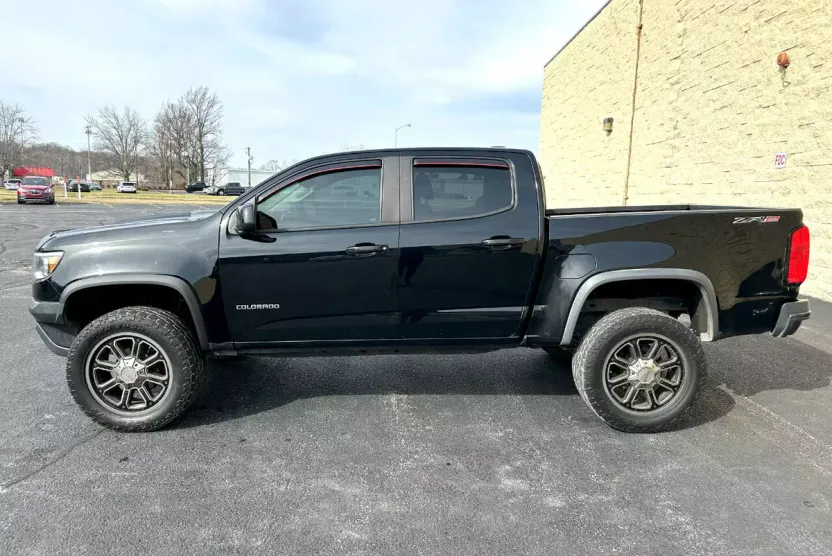 2017 Chevrolet Colorado ZR2 photo 1