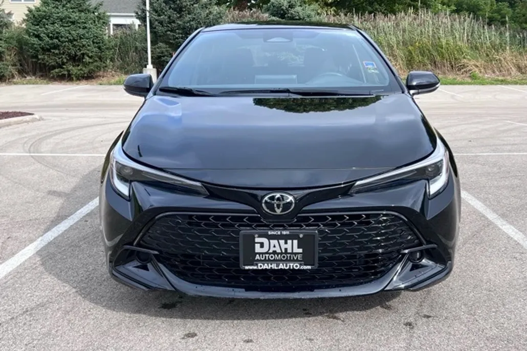 2025 Toyota Corolla SE photo 1