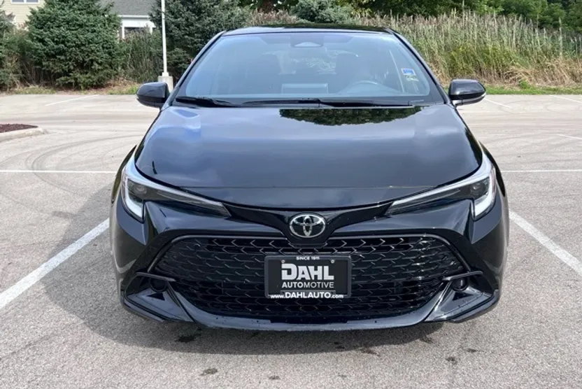 2025 Toyota Corolla SE photo 1
