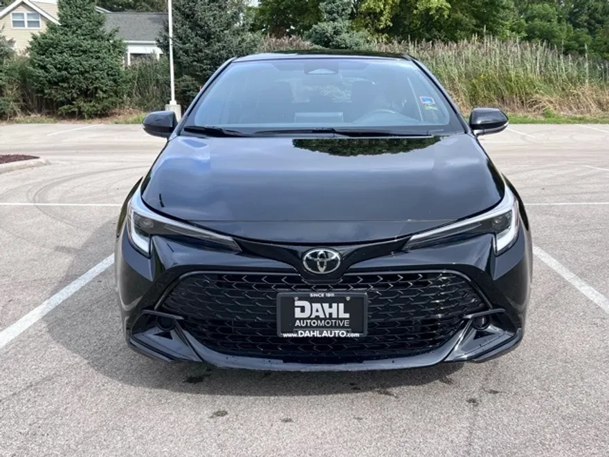 2025 Toyota Corolla SE photo 1