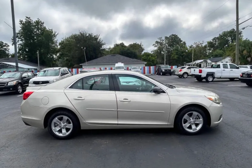 2015 Chevrolet Malibu LS photo 1