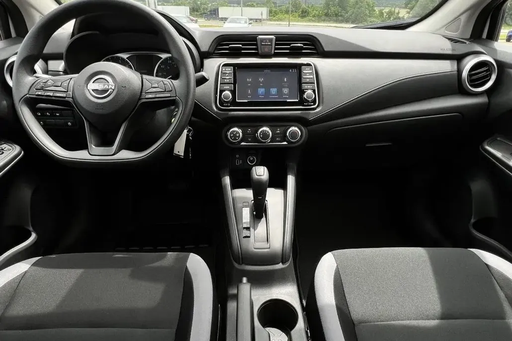 2025 Nissan Versa S photo 1
