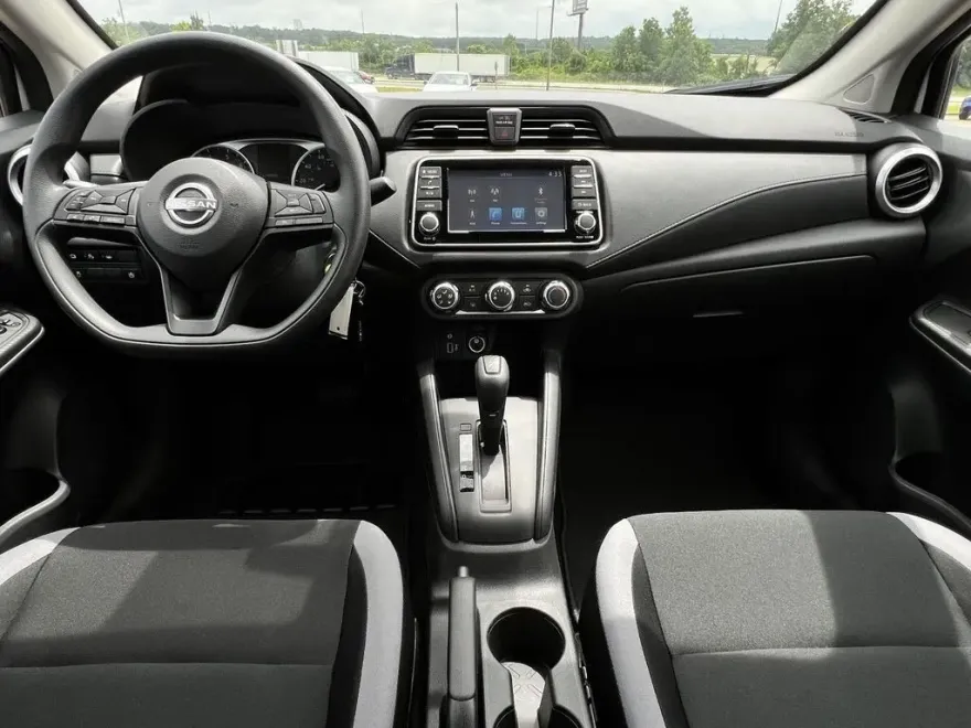 2025 Nissan Versa S photo 1