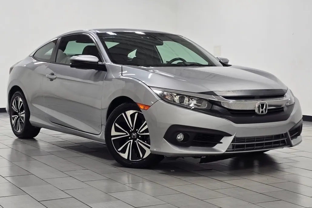 2018 Honda Civic EX-T photo 1
