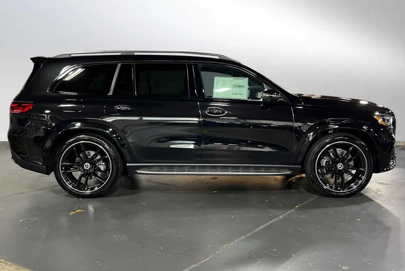 2026 Mercedes Benz GLS 580 4MATIC photo 1