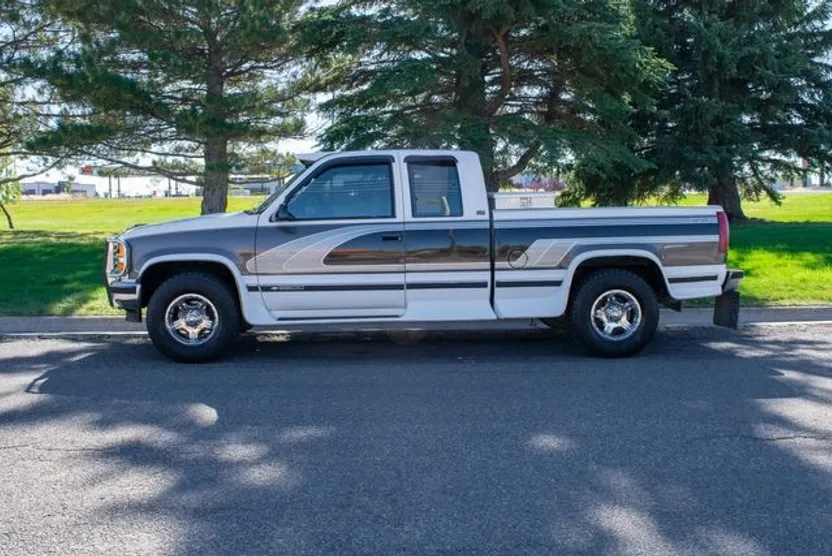 1992 Chevrolet Silverado photo 1