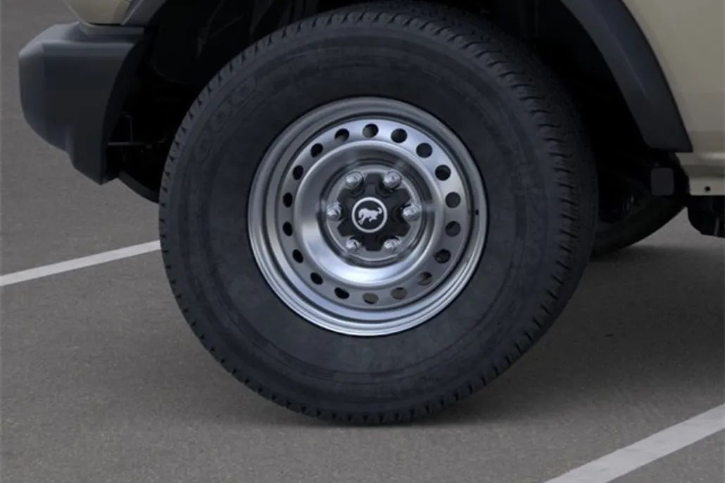 2025 Ford Bronco Base photo 1