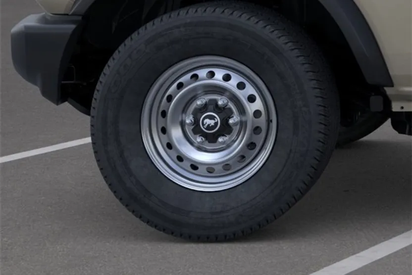 2025 Ford Bronco Base photo 1