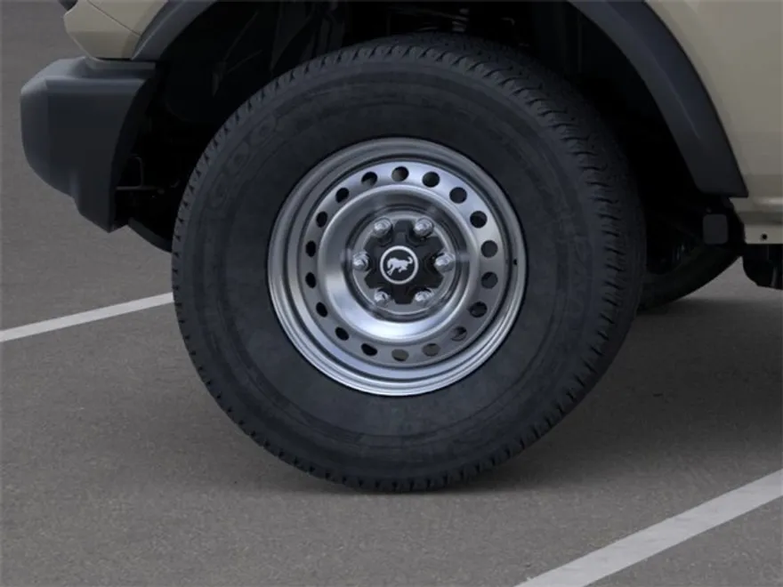 2025 Ford Bronco Base photo 1