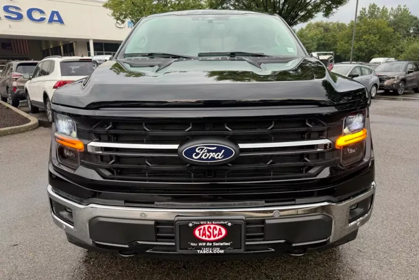2024 Ford F-150 XLT photo 1