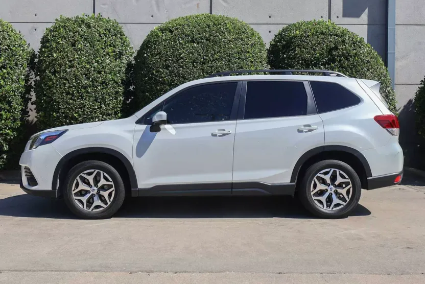 2022 Subaru Forester Premium photo 1