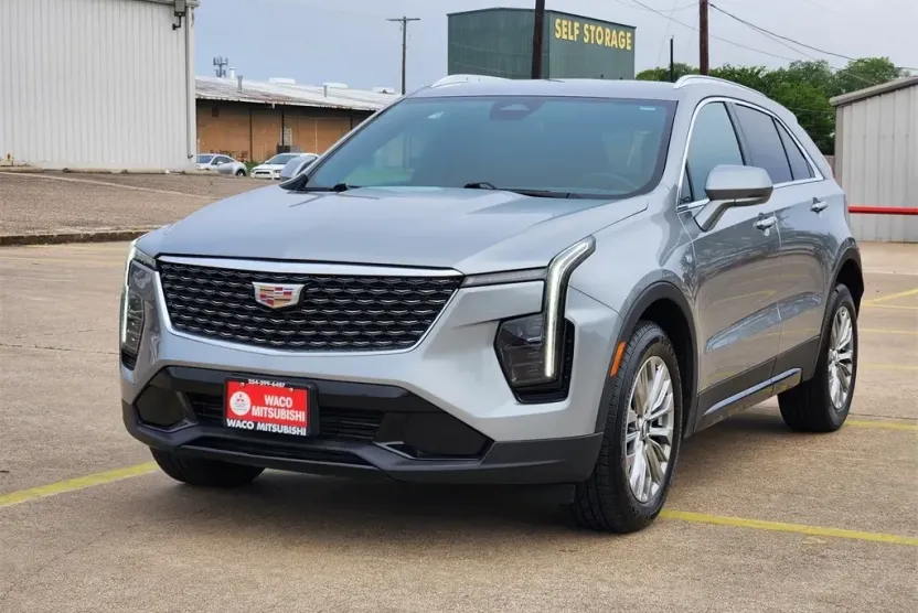 2024 Cadillac XT4 Premium Luxury photo 1