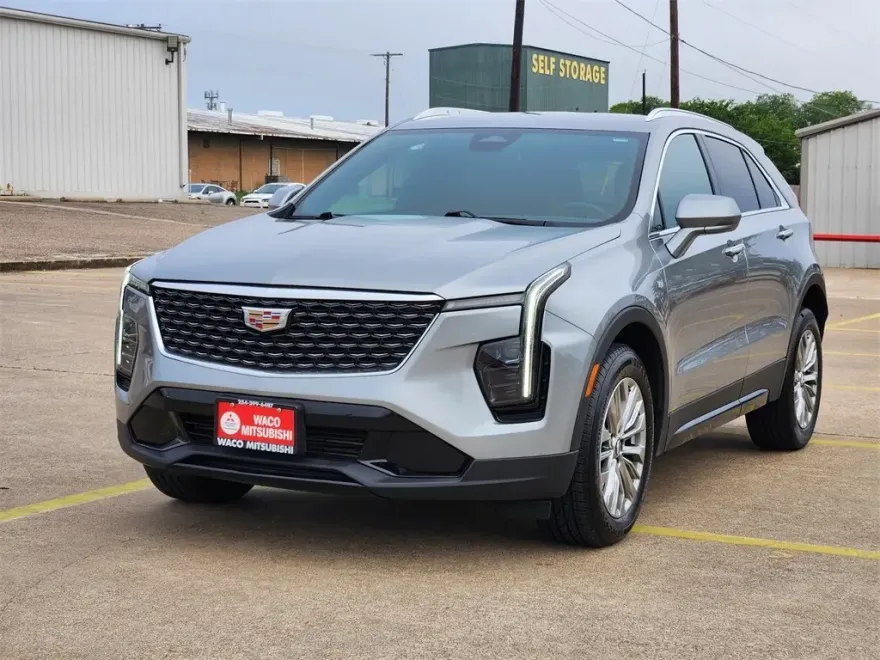 2024 Cadillac XT4 Premium Luxury photo 1