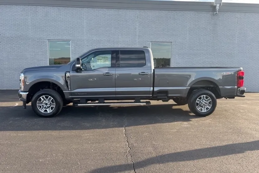 2026 Ford F-350 photo 1