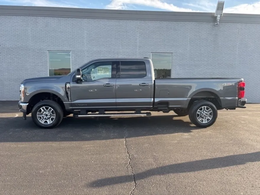2026 Ford F-350 photo 1