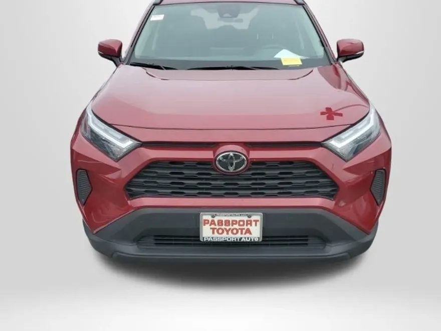 2025 Toyota RAV4 Hybrid XLE photo 1