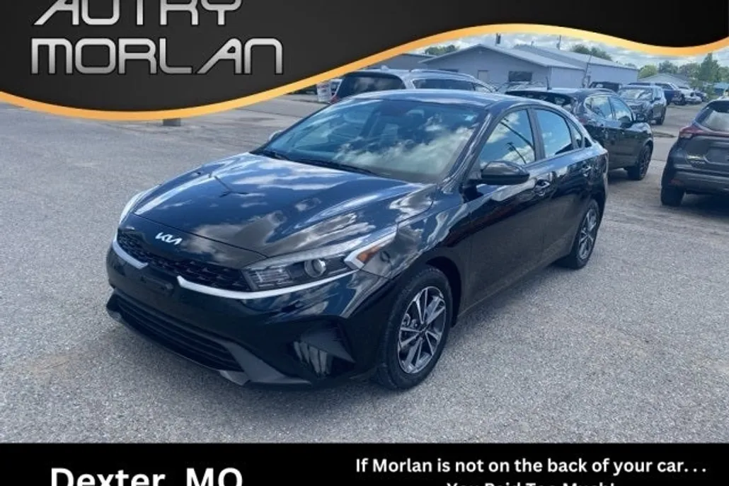 2024 Kia Forte LXS photo 1