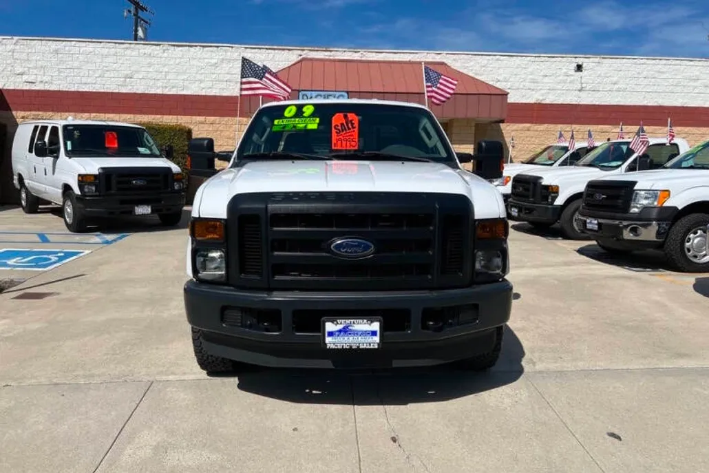 2009 Ford F-350 XLT photo 1