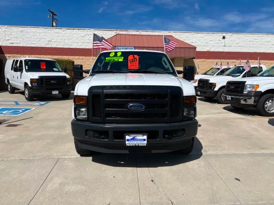 2009 Ford F-350 XLT photo 1