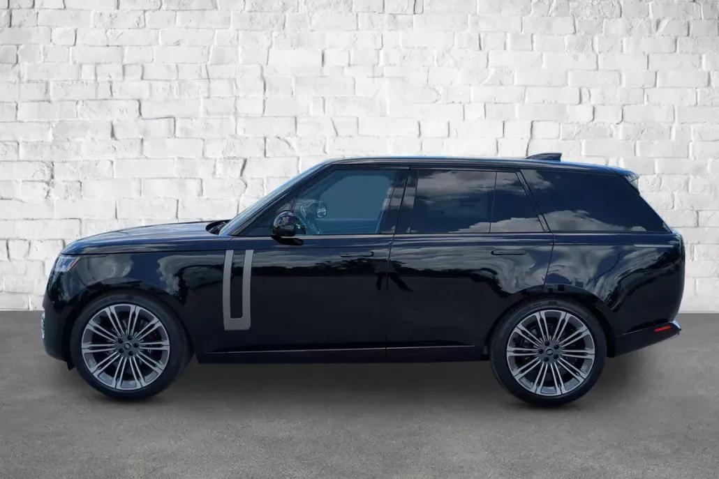 2025 Land Rover Range Rover SE photo 1