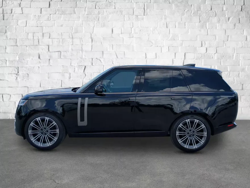 2025 Land Rover Range Rover SE photo 1