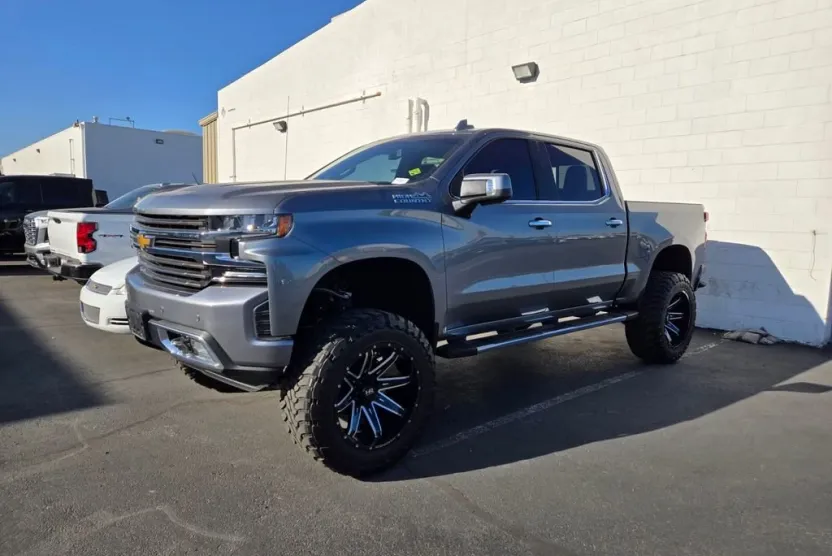 2020 Chevrolet Silverado 1500 High Country photo 1