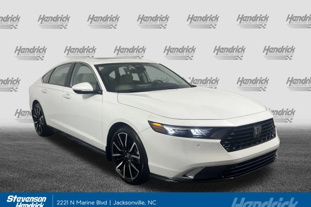2023 Honda Accord Hybrid Touring photo 1