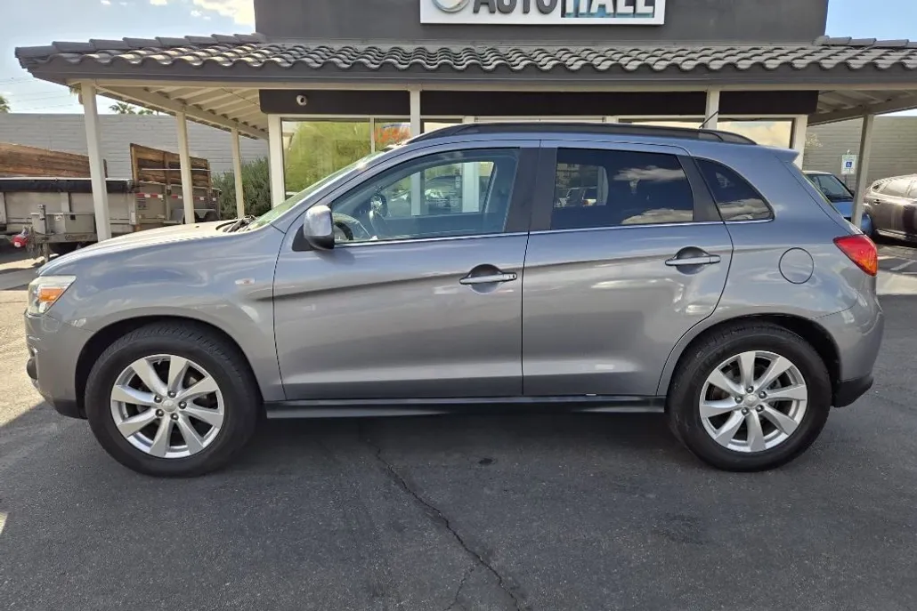 2014 Mitsubishi Outlander Sport SE photo 1