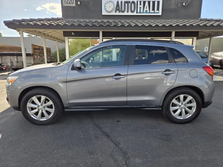 2014 Mitsubishi Outlander Sport SE photo 1