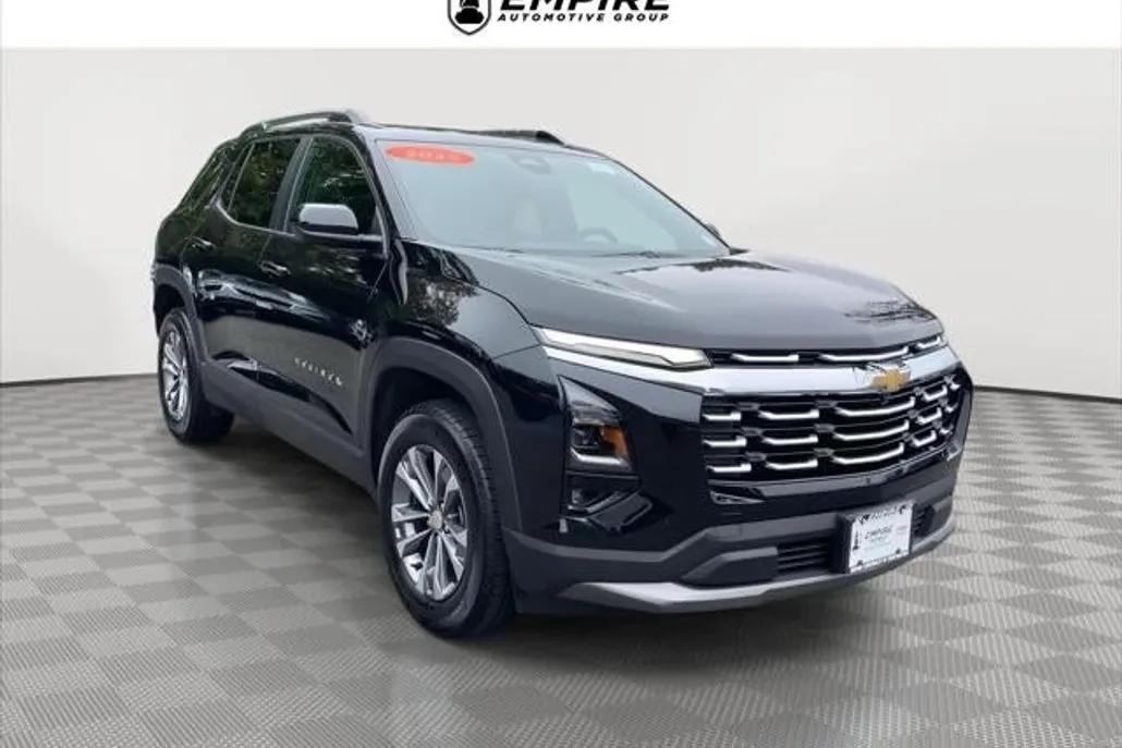 2025 Chevrolet Equinox LT photo 1