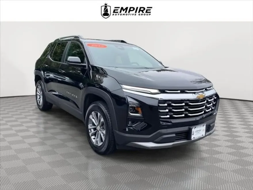 2025 Chevrolet Equinox LT photo 1