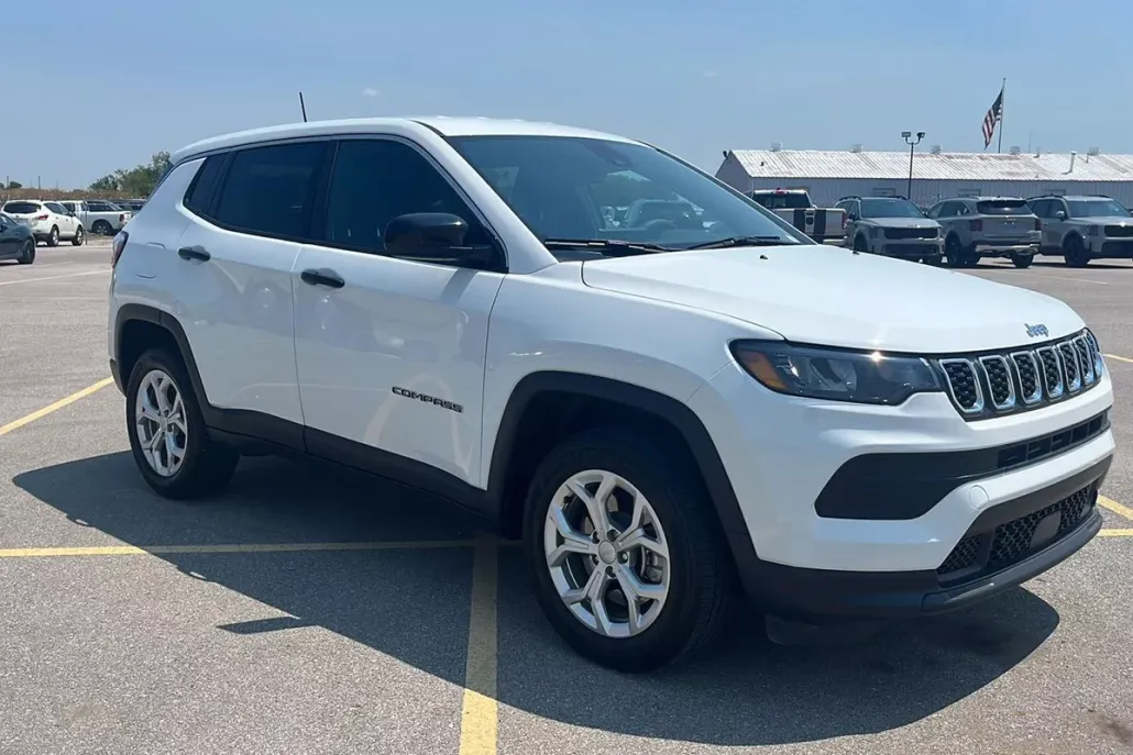 2024 Jeep Compass Sport photo 1